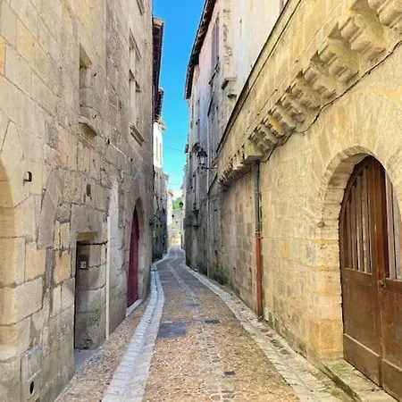 Superbe T3 Atypique Dans Le Quartier Historique *